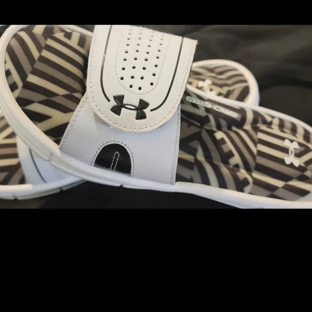 Under Armour Slides, size 7
